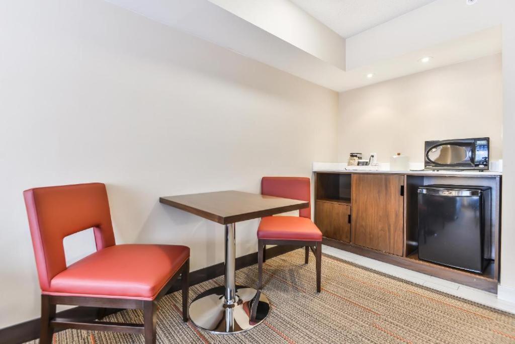 Four Points By Sheraton Barrie Eksteriør bilde